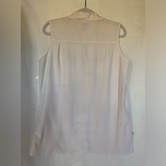 Ivory 100% silk sleeveless button up - Picture 4 of 4